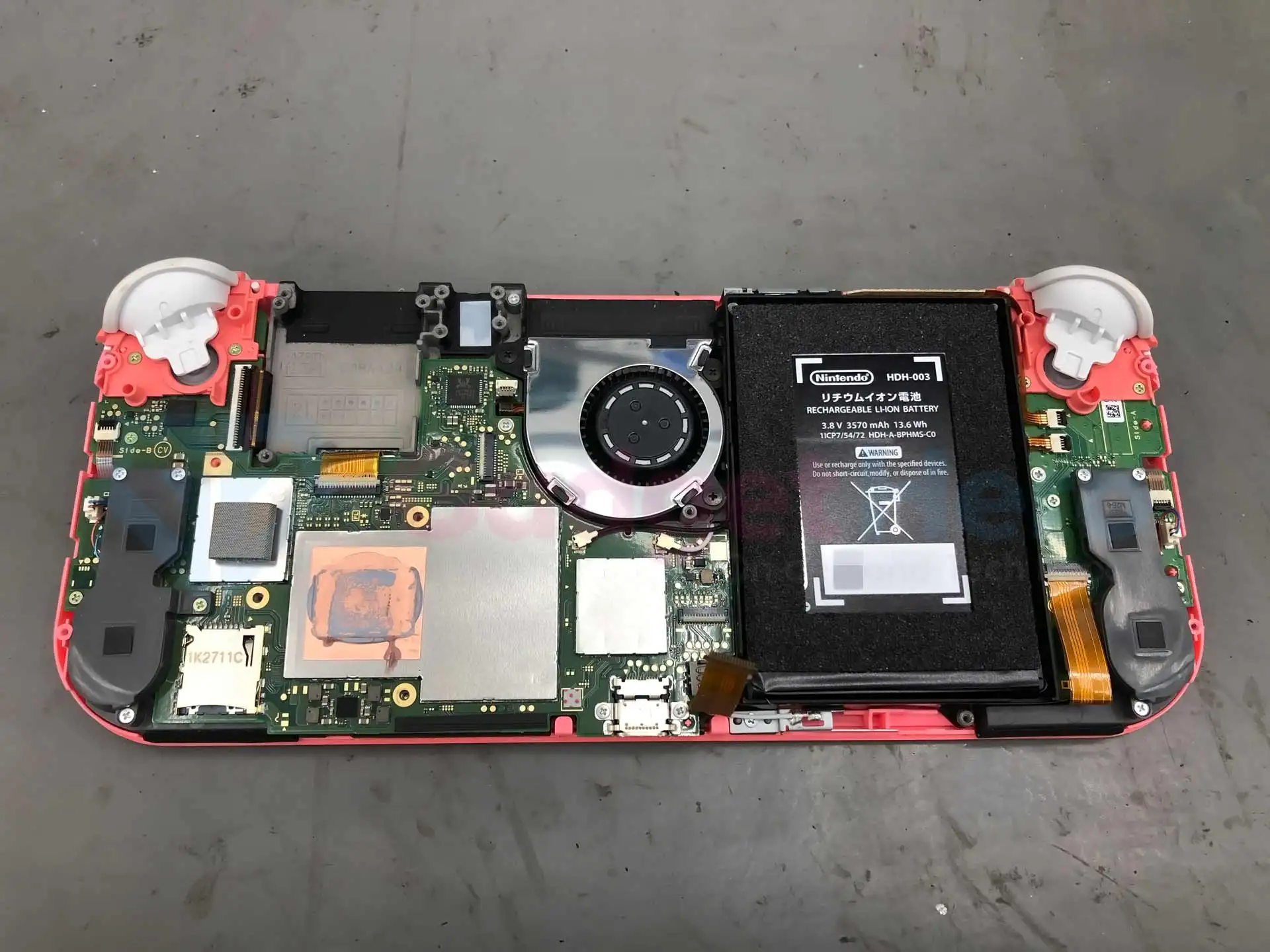 Nintendo Switch Lite battery